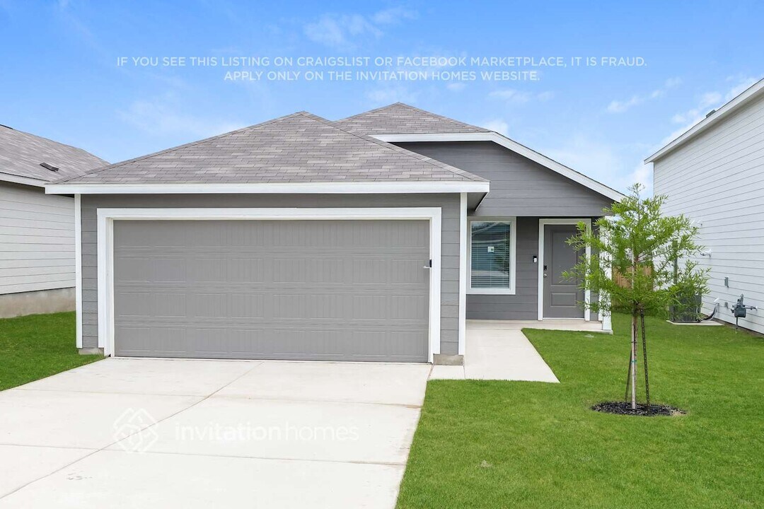 14319 Fulling Ml in San Antonio, TX - Building Photo
