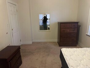 115-62 Newburg St-Unit -ROOM in Queens, NY - Foto de edificio - Building Photo