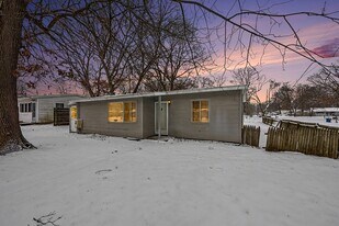 2423 Sonora St in Kalamazoo, MI - Building Photo