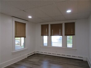 17 Myrtle St in Rochester, NY - Building Photo - Building Photo