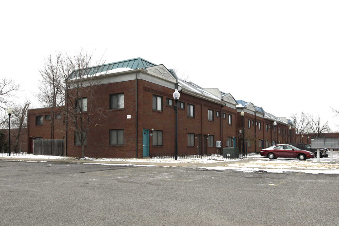 City View Park in Louisville, KY - Building Photo