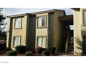 7300 W Pirates Cove Rd in Las Vegas, NV - Building Photo