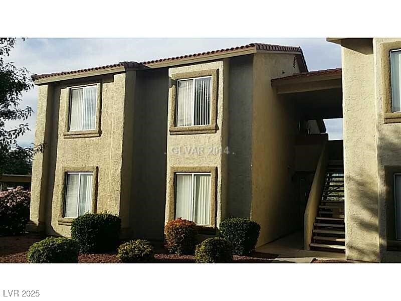 7300 W Pirates Cove Rd in Las Vegas, NV - Foto de edificio