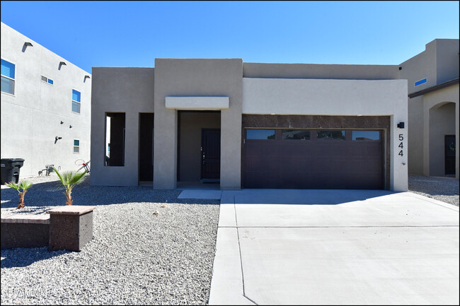 544 Cedarwood Dr in El Paso, TX - Building Photo - Building Photo