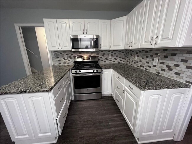 4016 Elmscourt Dr in Stone Mountain, GA - Building Photo - Building Photo