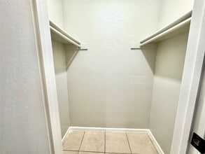 9090 S Braeswood Blvd in Houston, TX - Foto de edificio - Building Photo