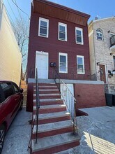 85 Kearney Ave in Jersey City, NJ - Foto de edificio - Building Photo
