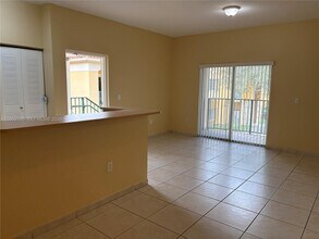 7320 NW 114th Ave in Doral, FL - Building Photo - Building Photo