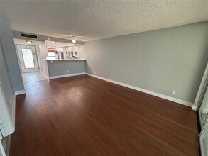 6000 NW 64th Ave in Fort Lauderdale, FL - Building Photo - Building Photo