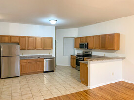 88 W Main St, Unit 3B Apartamentos