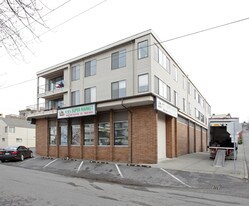 2300 Fairview Ave E in Seattle, WA - Building Photo