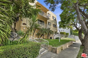 5961 Chula Vista Way in Los Angeles, CA - Building Photo