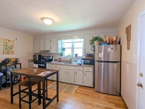 9 Belknap St, Unit 1 in Somerville, MA - Building Photo - Building Photo