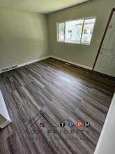 211 Fereday Ct in Waterloo, IA - Building Photo - Building Photo