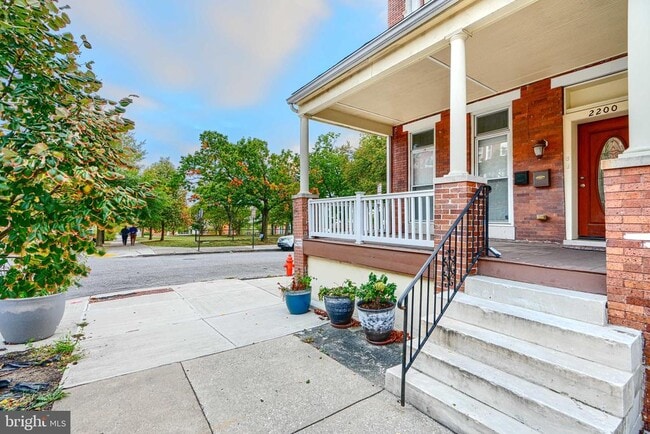 2200 Brookfield Ave in Baltimore, MD - Building Photo - Building Photo