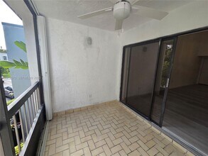 9433 Fontainebleau Blvd in Miami, FL - Building Photo - Building Photo