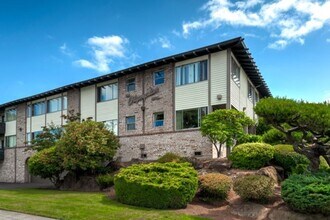 Glacier Vista in Everett, WA - Building Photo - Building Photo
