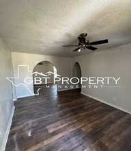 10765 TX-16 in Poteet, TX - Building Photo - Building Photo