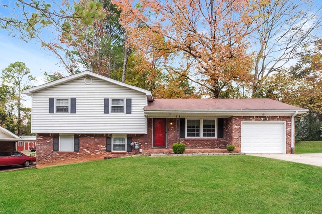 property at 3463 Darlene Cir NW