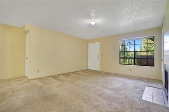 345 Forestway Cir in Altamonte Springs, FL - Building Photo - Building Photo