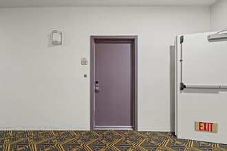 360 W Ave 26, Unit 139 in Los Angeles, CA - Building Photo - Building Photo