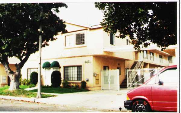 5401 W 99th Pl in Los Angeles, CA - Building Photo - Building Photo