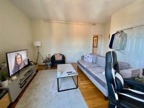 913 Boylston St, Unit 4 in Boston, MA - Foto de edificio - Building Photo