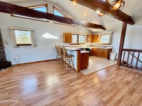 2203 US-6 in Hawley, PA - Foto de edificio - Building Photo