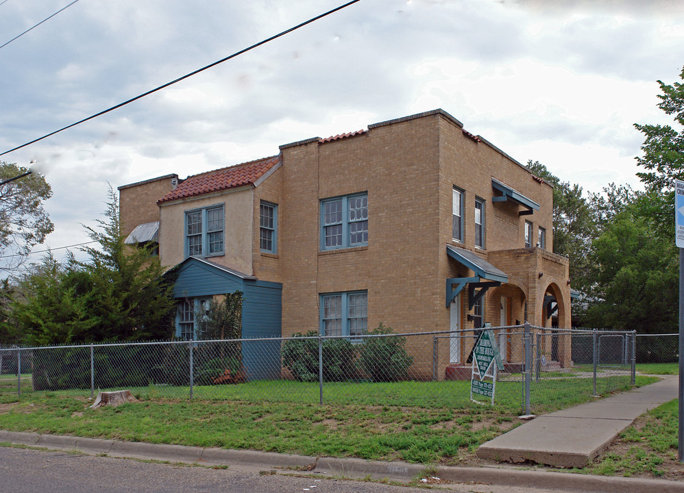 1020 W 11th Ave in Amarillo, TX - Foto de edificio