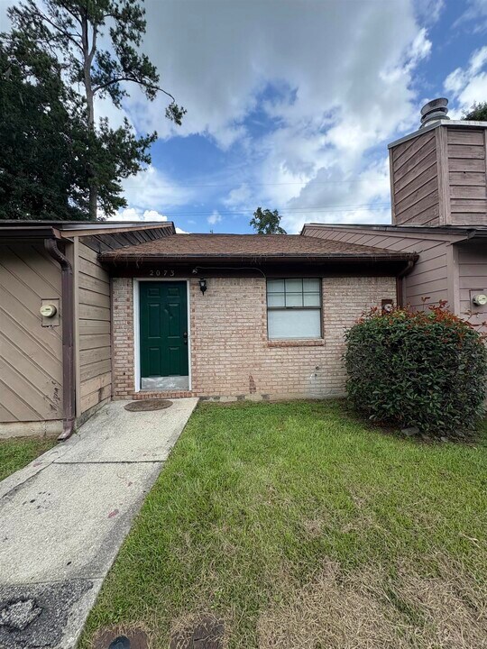 2073 Continental Ave in Tallahassee, FL - Building Photo