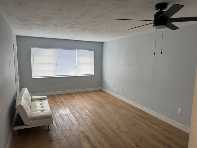 6720 Arbor Dr in Miramar, FL - Foto de edificio - Building Photo