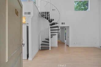 14937 Dickens St in Los Angeles, CA - Building Photo - Building Photo