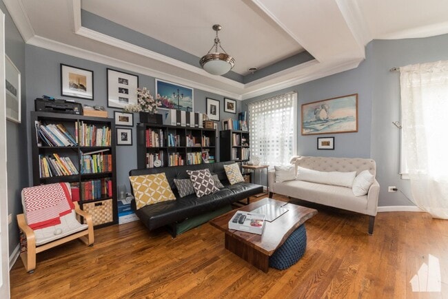 property at 1030 W Byron St