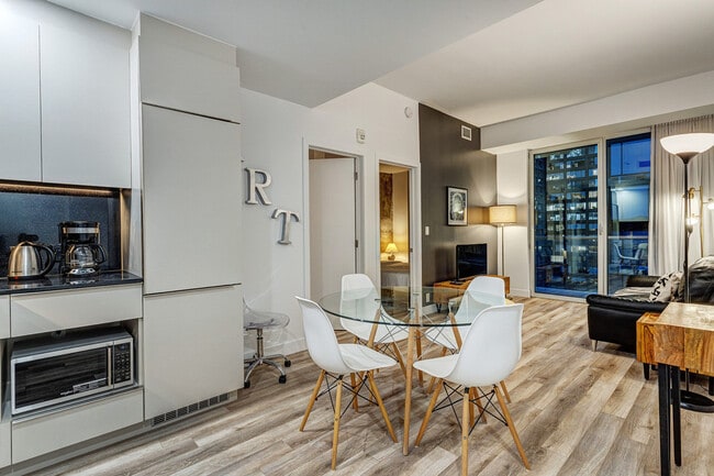 2061 Rue Stanley, Unit SI ID1353845P in Montréal, QC - Building Photo - Building Photo