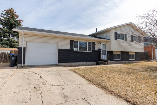 4709 Windmill Rd in Cheyenne, WY - Foto de edificio - Building Photo