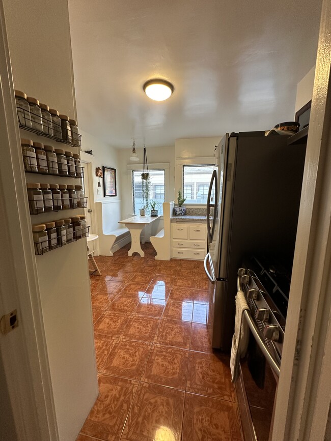 2851 W Main St in Alhambra, CA - Building Photo - Building Photo