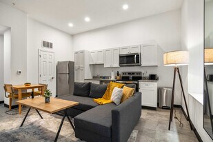 209 9th St in Pittsburgh, PA - Building Photo