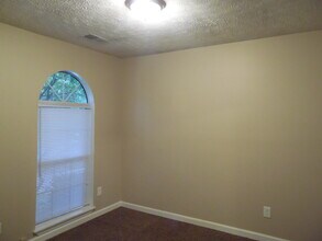 1232 Pleasant Ridge Dr in Lexington, KY - Building Photo - Building Photo