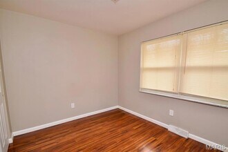 511 N 5th St in Desoto, MO - Foto de edificio - Building Photo