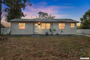 7151 51st St N in Pinellas Park, FL - Building Photo