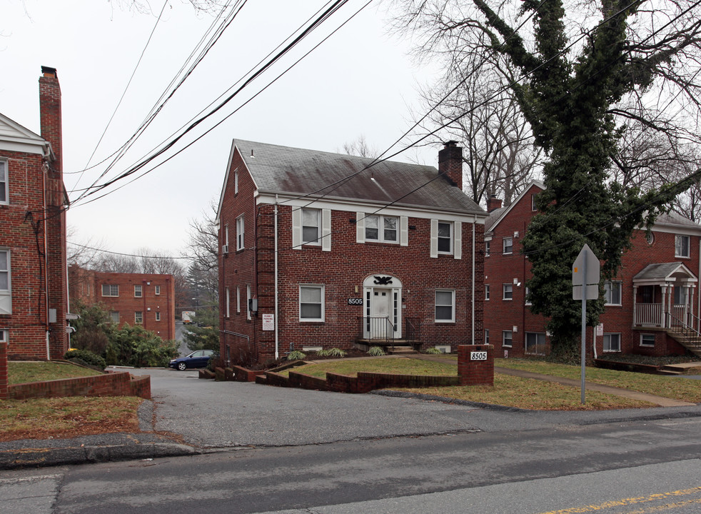 8505 Flower Ave in Takoma Park, MD - Building Photo