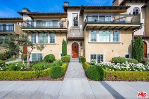 201c Avenue A in Redondo Beach, CA - Building Photo