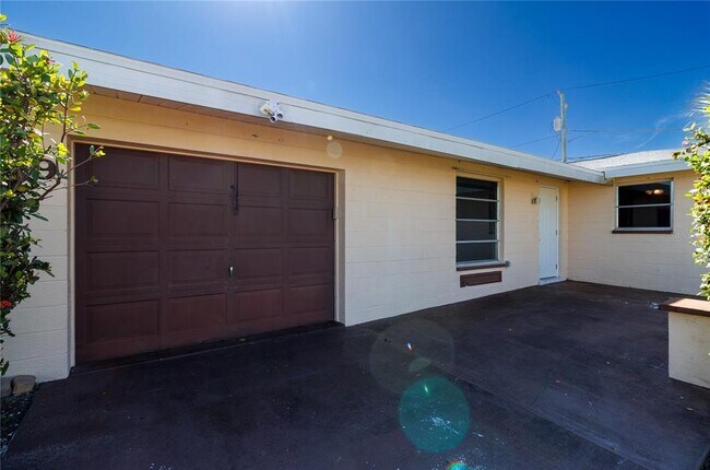 269 E Tarpon Blvd NW in Port Charlotte, FL - Building Photo - Building Photo