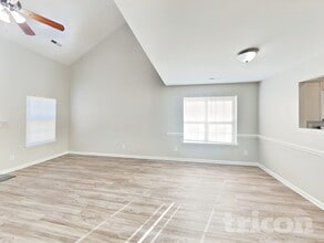 7432 Hidden Creek Dr in Charlotte, NC - Building Photo - Building Photo