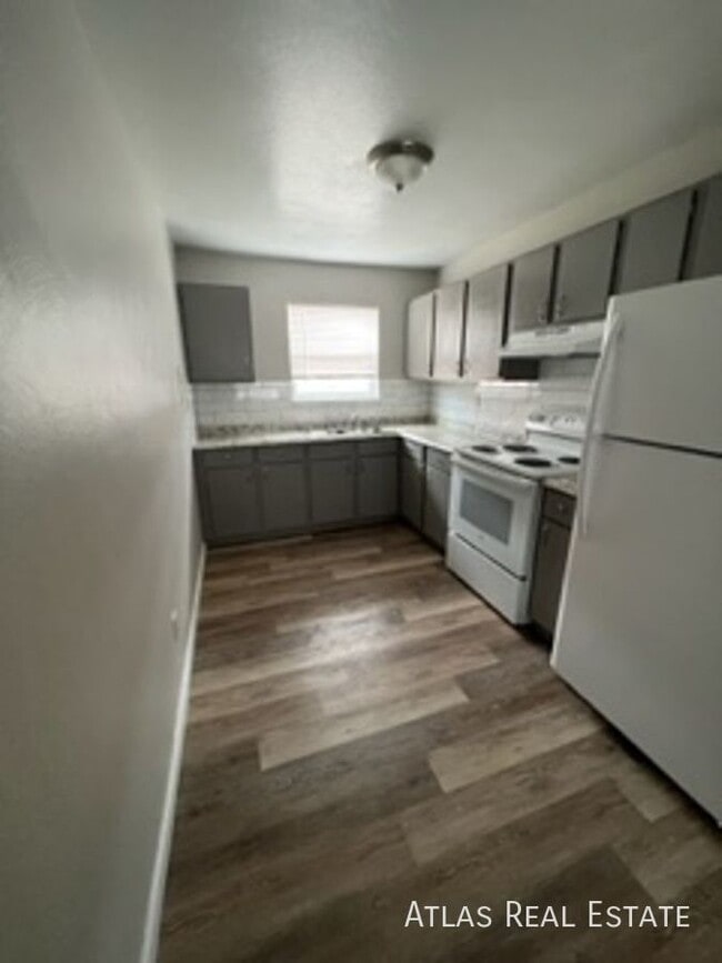 property at 2112 Friendship Pl