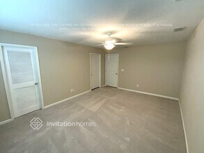 1277 Coastal Mdw Trl in Jacksonville, FL - Foto de edificio - Building Photo