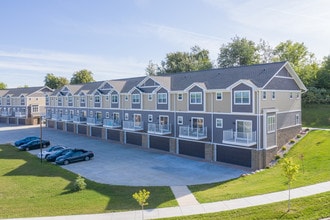 Wilson Heights in Hartford, WI - Building Photo - Building Photo