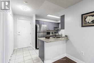 55 Strathaven Dr in Mississauga, ON - Building Photo - Building Photo