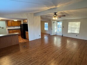 4044 Friendship Rd in Buford, GA - Building Photo - Building Photo