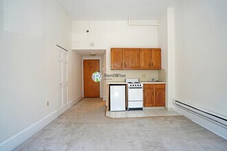 1223 Beacon St in Brookline, MA - Building Photo - Building Photo